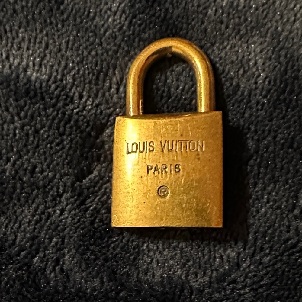 Louis Vuitton Brass-Toned Padlock #210 No Key - Picture 2 of 6